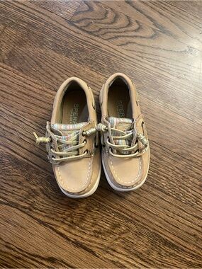 Sperry Kids Tan Leather Moccasins with Patterned Tongue